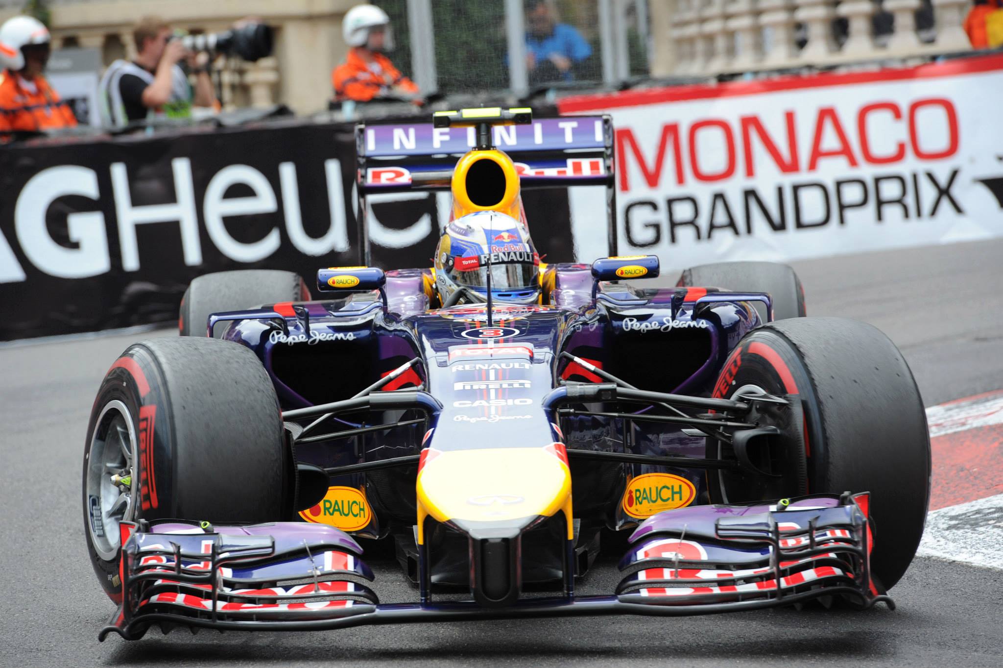 MONTE CARLO HLT OZ Racing Monte Carlo - Daniel Ricciardo Red Bull Racing RB10